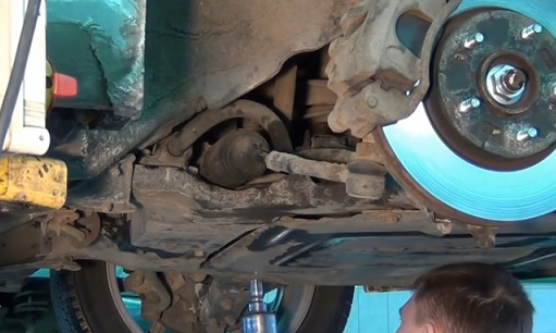Замена стоек и втулок стабилизатора Citroen