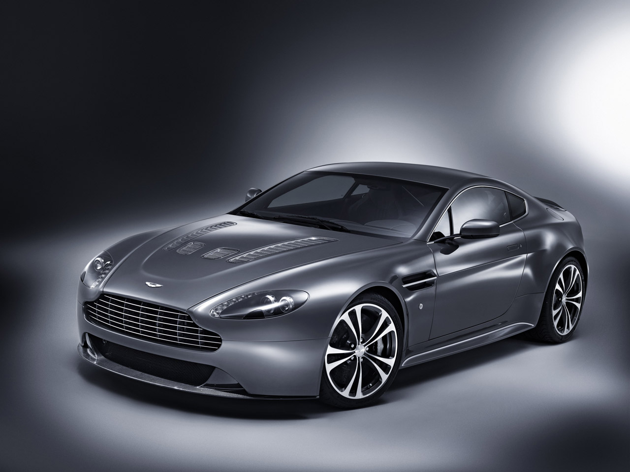Ремонт Aston Martin в Минске, диагностика — автосервис Астон Мартин | СТО Arte Motors